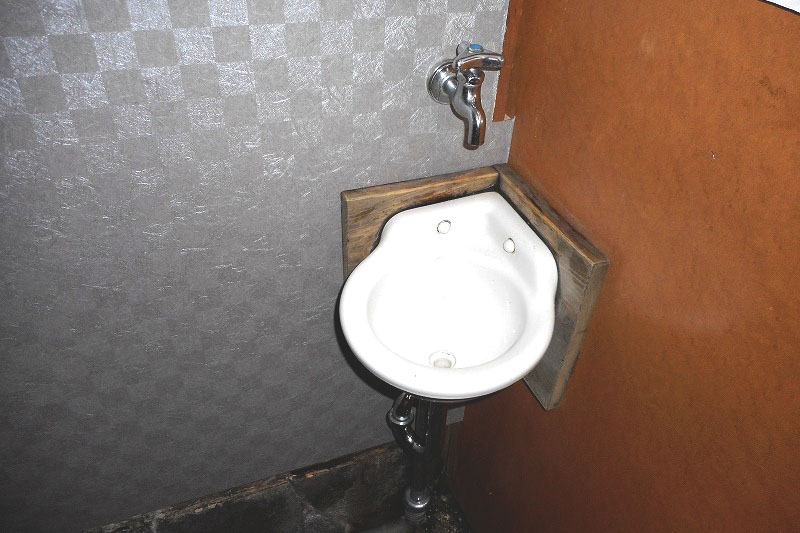 トイレ 壁腐食修理
